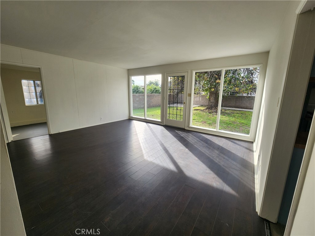 305 S Angeleno Avenue