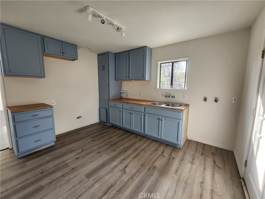 305 S Angeleno Avenue