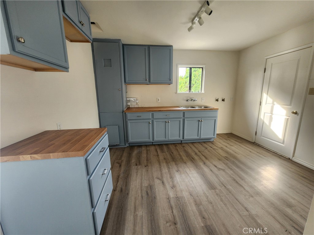 305 S Angeleno Avenue