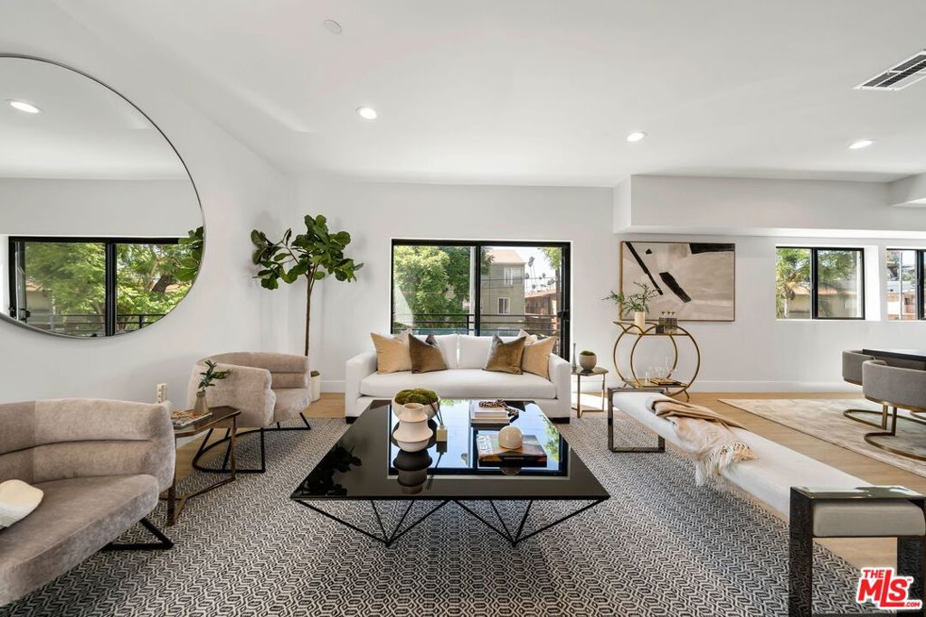 1624 N Normandie Avenue C