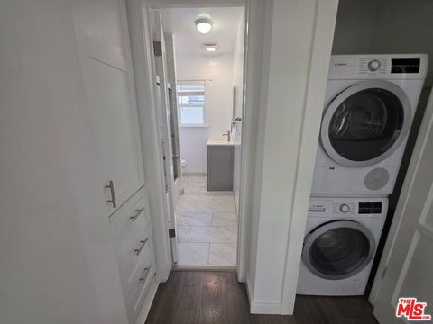 Tiny photo for 1805 7th Street #4, Santa Monica, CA 90401 (MLS # 25607201)