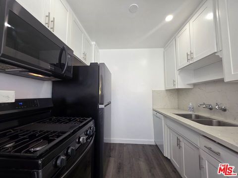 Tiny photo for 1805 7th Street #4, Santa Monica, CA 90401 (MLS # 25607201)