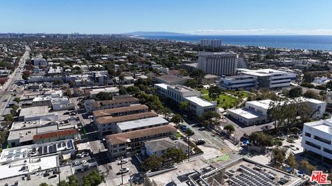 Tiny photo for 1805 7th Street #4, Santa Monica, CA 90401 (MLS # 25607201)
