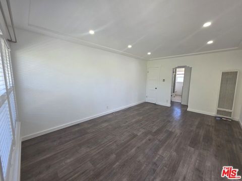 Tiny photo for 1805 7th Street #4, Santa Monica, CA 90401 (MLS # 25607201)
