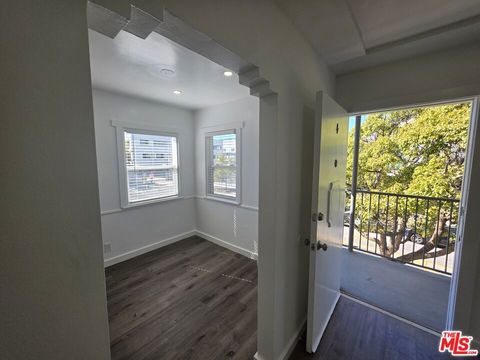 Tiny photo for 1805 7th Street #4, Santa Monica, CA 90401 (MLS # 25607201)