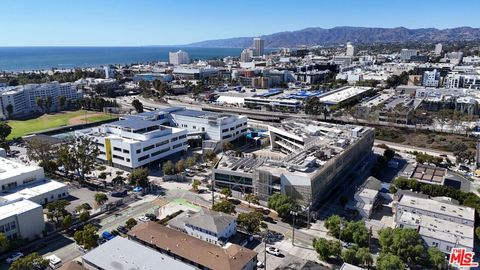 Tiny photo for 1805 7th Street #4, Santa Monica, CA 90401 (MLS # 25607201)