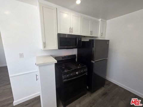 Tiny photo for 1805 7th Street #4, Santa Monica, CA 90401 (MLS # 25607201)