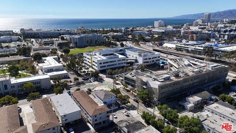 Tiny photo for 1805 7th Street #4, Santa Monica, CA 90401 (MLS # 25607201)