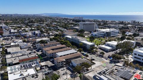 Tiny photo for 1805 7th Street #4, Santa Monica, CA 90401 (MLS # 25607201)