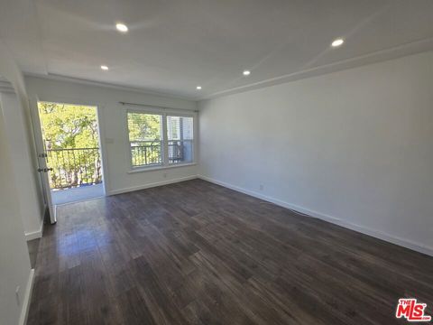 Tiny photo for 1805 7th Street #4, Santa Monica, CA 90401 (MLS # 25607201)