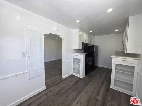 Tiny photo for 1805 7th Street #4, Santa Monica, CA 90401 (MLS # 25607201)