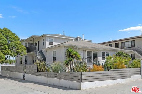 Tiny photo for 1805 7th Street #4, Santa Monica, CA 90401 (MLS # 25607201)