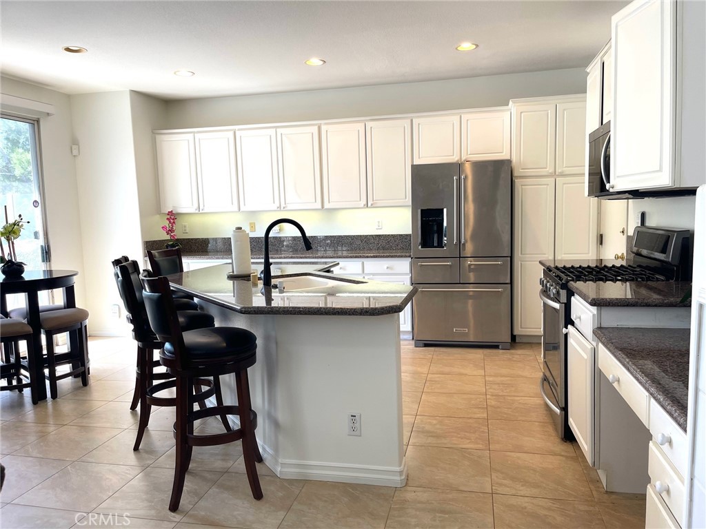 1294 S Springwood