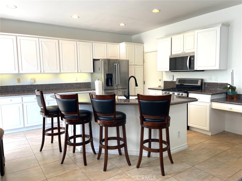 1294 S Springwood