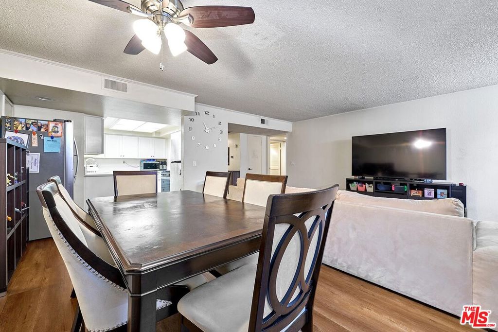 631 S Kenmore Avenue 106