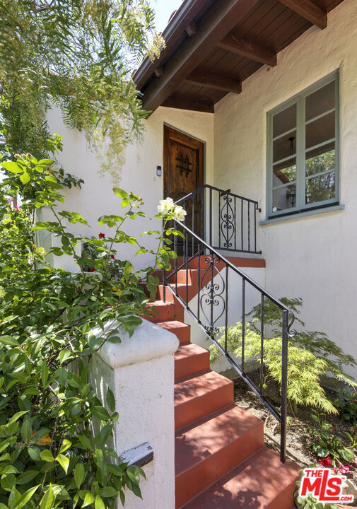 2961 Effie Street