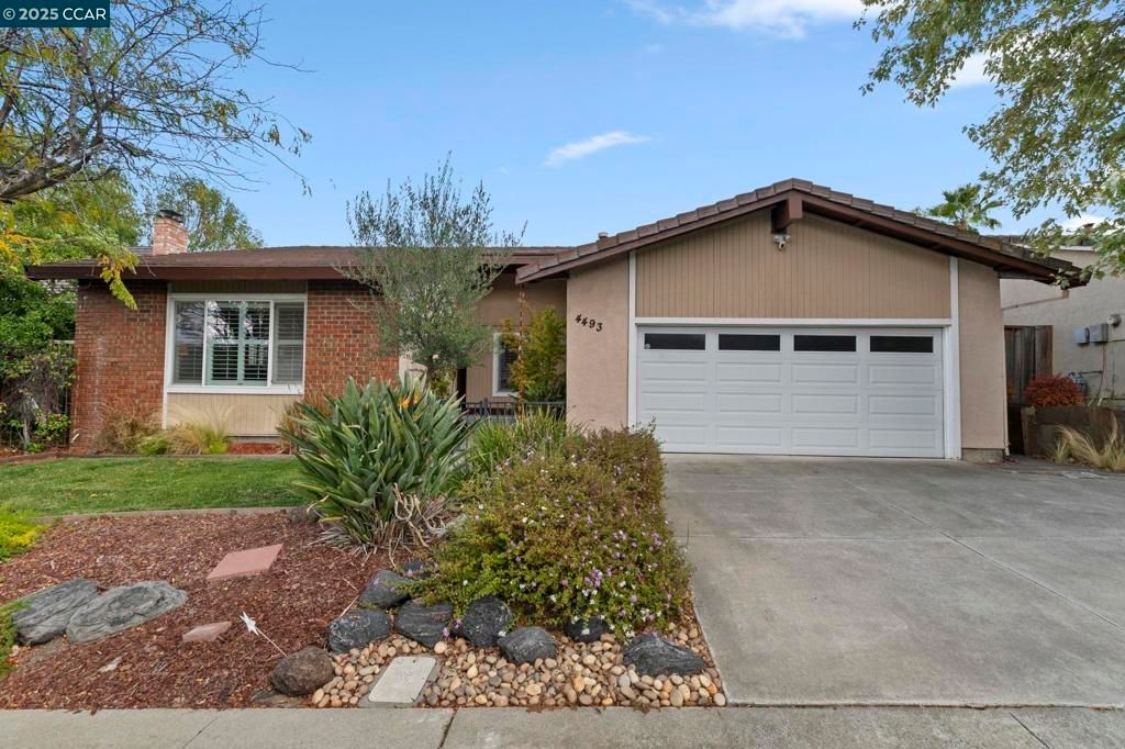 Photo of 4493 Sweet Shrub Ct Ct, Concord, CA 94521 (MLS # 41114609)
