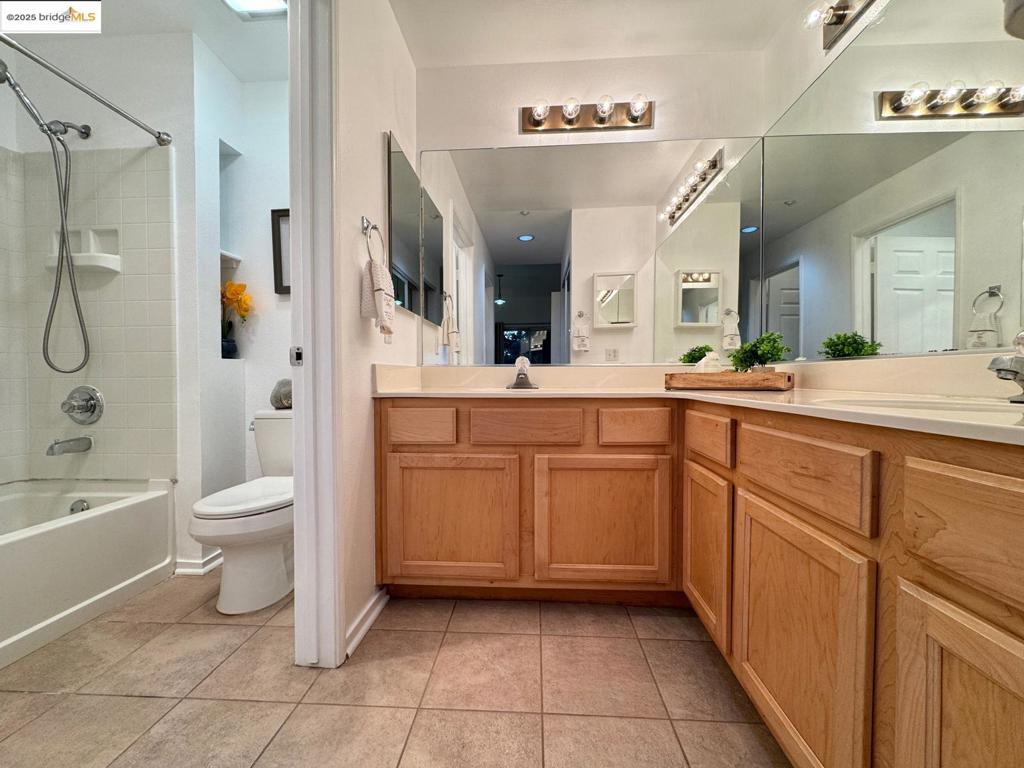 PARKWOOD CONDOS - Residential