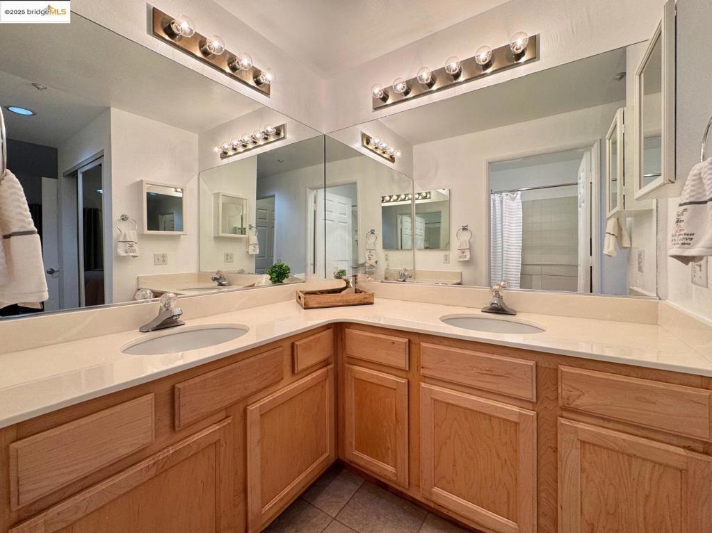 PARKWOOD CONDOS - Residential