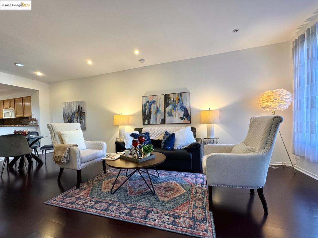PARKWOOD CONDOS - Residential