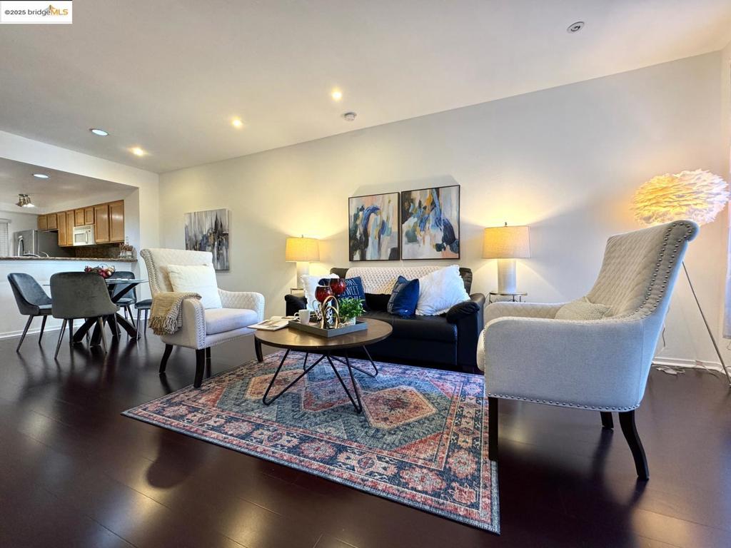 PARKWOOD CONDOS - Residential
