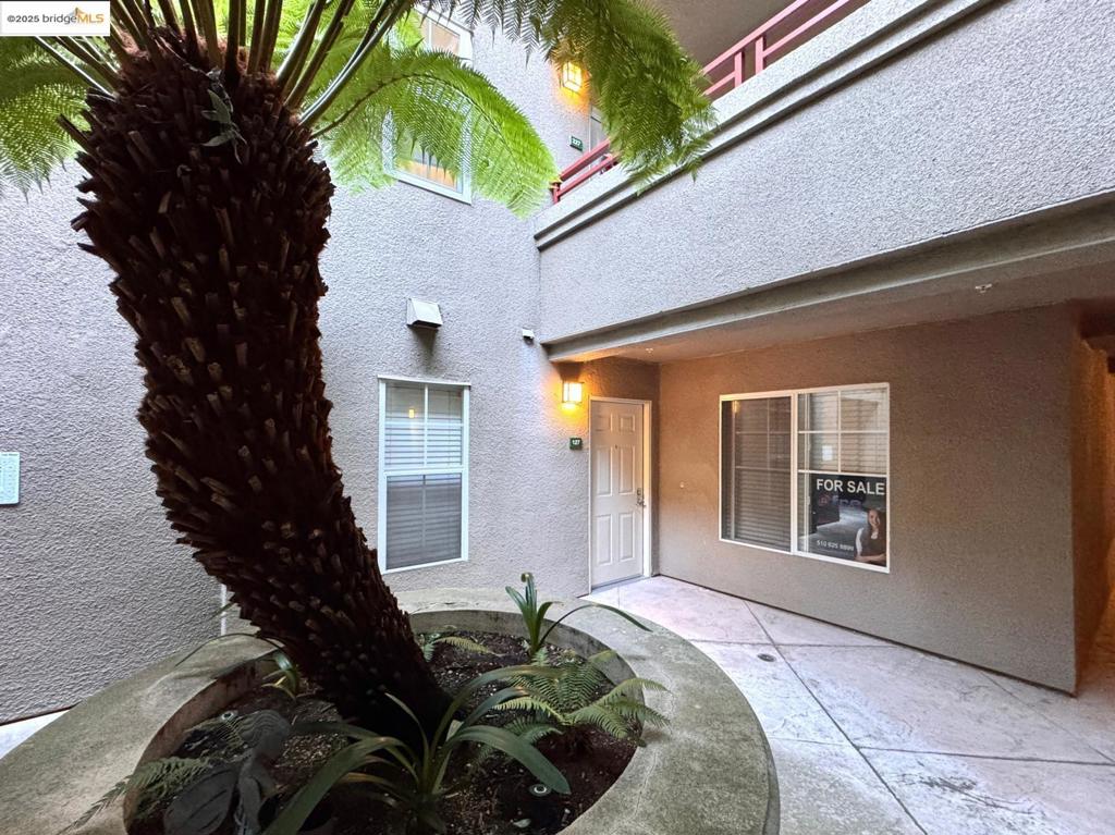 PARKWOOD CONDOS - Residential