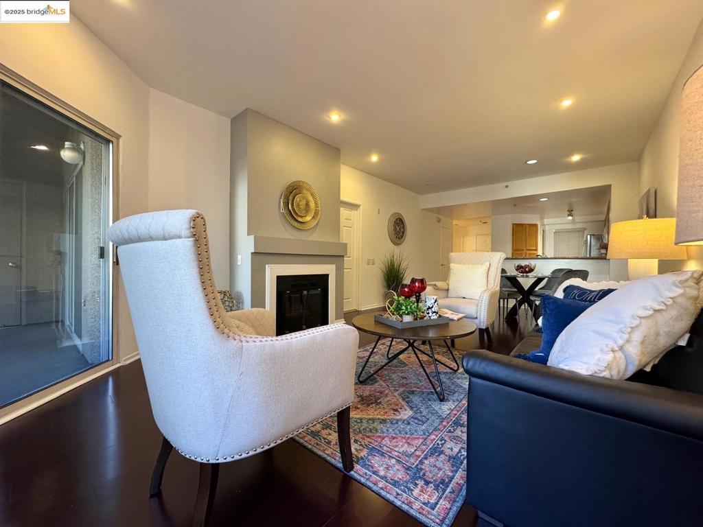 PARKWOOD CONDOS - Residential