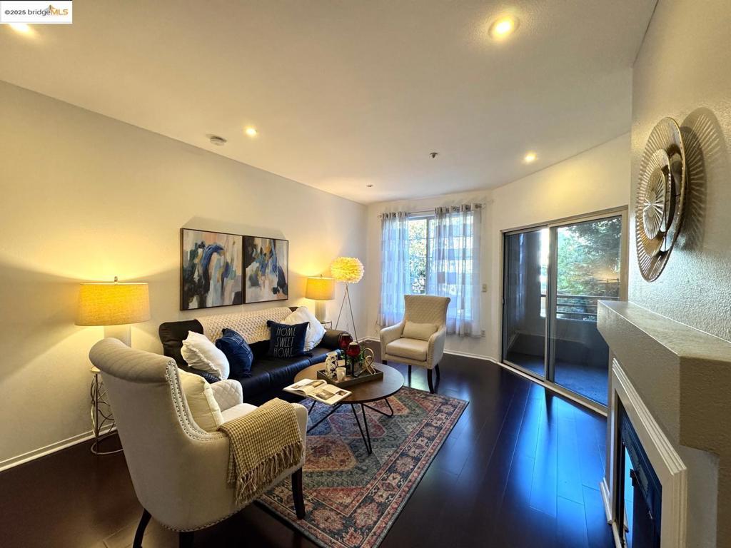 PARKWOOD CONDOS - Residential