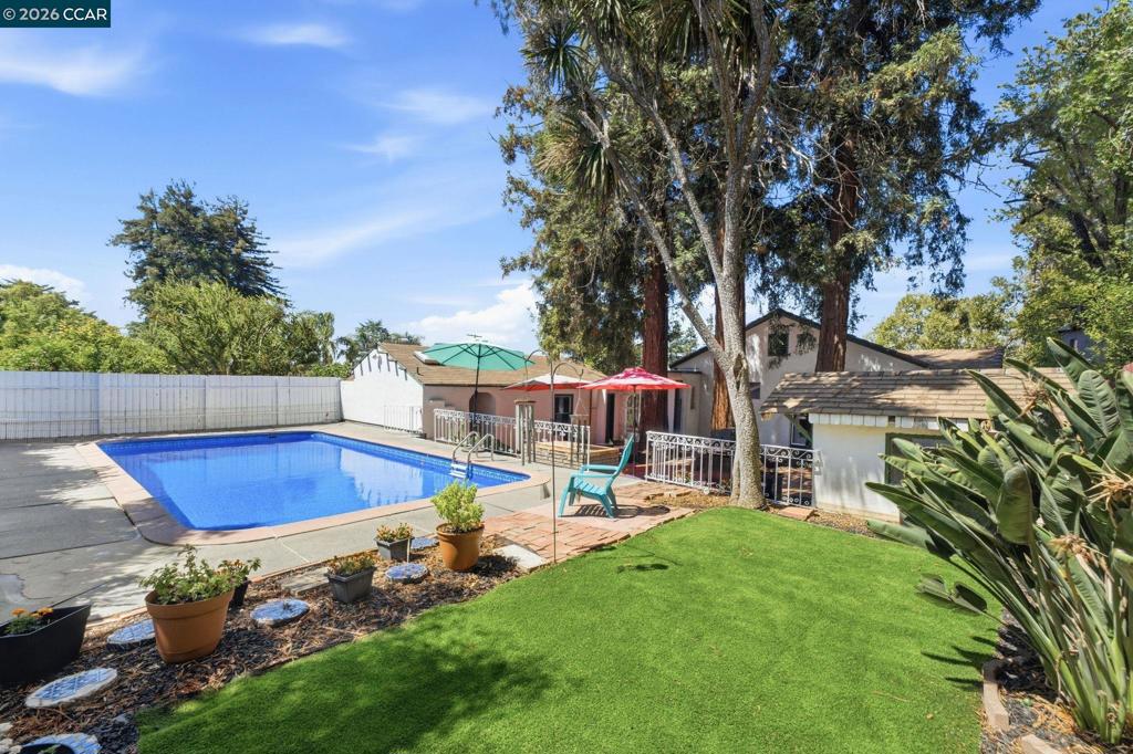 110 Bella Vista Way