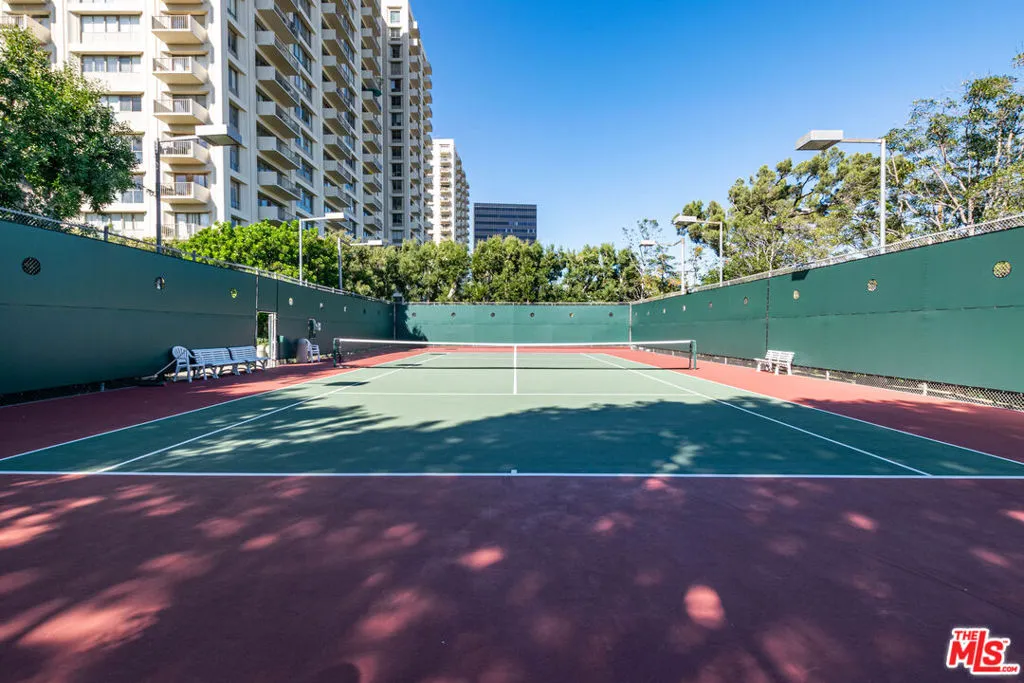 Los Angeles, California 90067, United States, 2 Bedrooms Bedrooms, ,2 BathroomsBathrooms,Residential,Active,247529