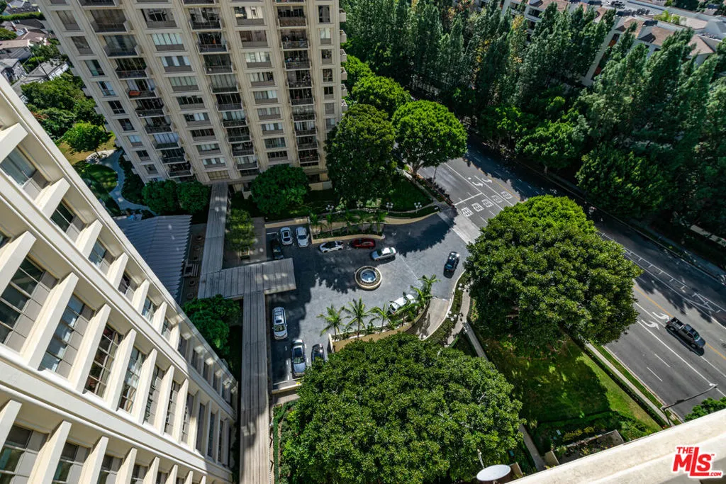 Los Angeles, California 90067, United States, 2 Bedrooms Bedrooms, ,2 BathroomsBathrooms,Residential,Active,247529