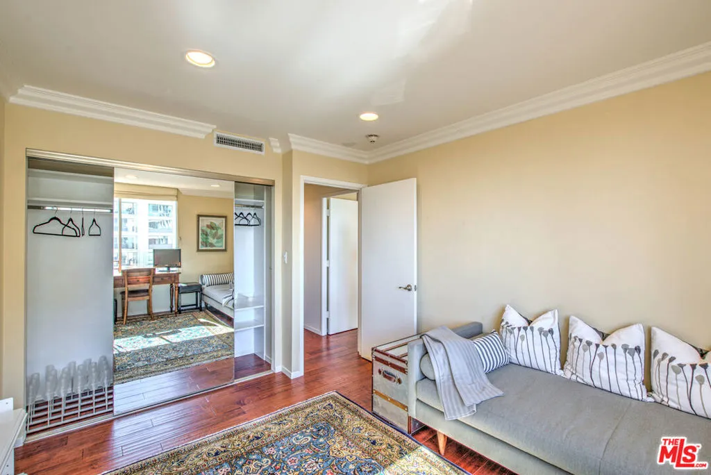 Los Angeles, California 90067, United States, 2 Bedrooms Bedrooms, ,2 BathroomsBathrooms,Residential,Active,247529