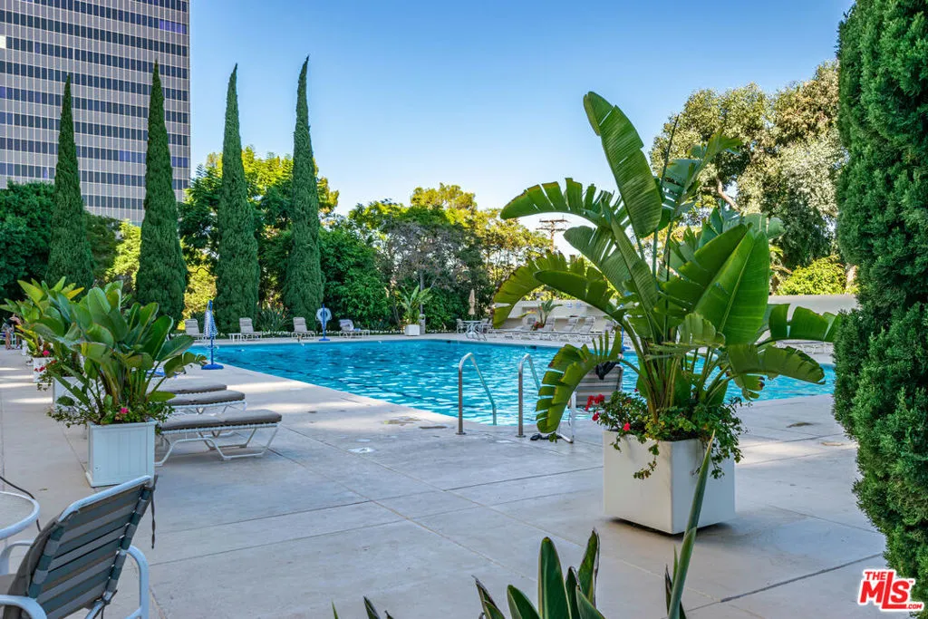 Los Angeles, California 90067, United States, 2 Bedrooms Bedrooms, ,2 BathroomsBathrooms,Residential,Active,247529