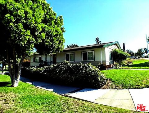 Photo of 6204 Condon Avenue, Los Angeles, CA 90056 (MLS # 26658629)