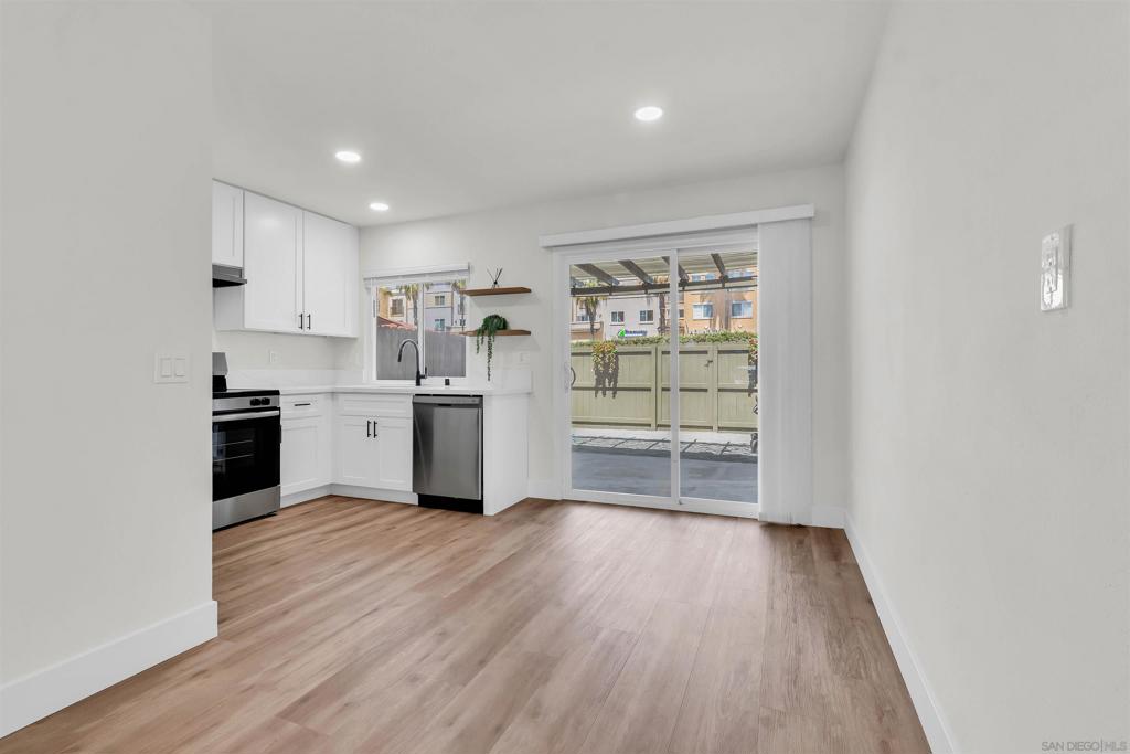 514 Debra Pl
