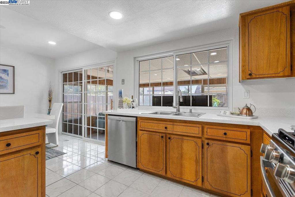 CRESTWOOD - Residential