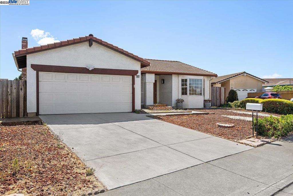 CRESTWOOD - Residential