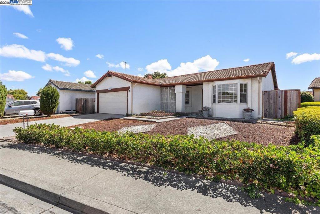 CRESTWOOD - Residential