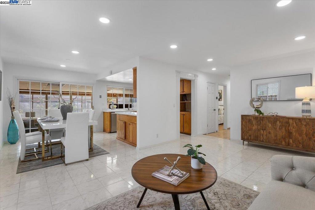 CRESTWOOD - Residential