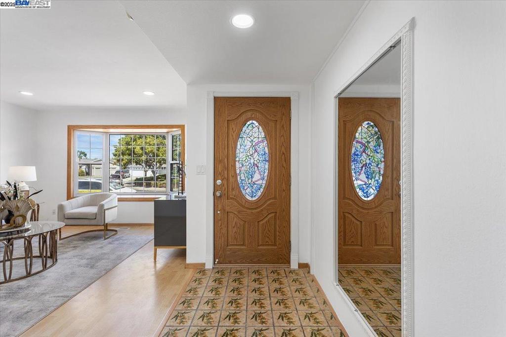 CRESTWOOD - Residential