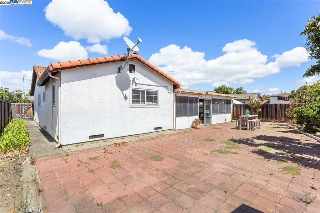 CRESTWOOD - Residential