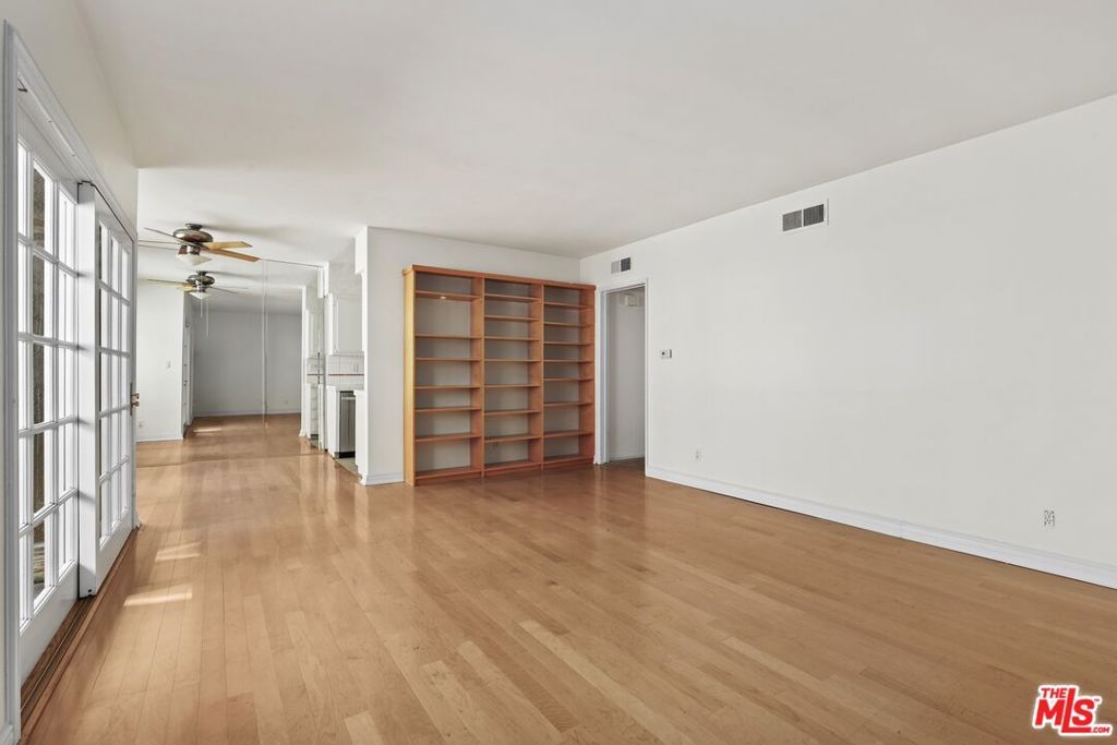 Photo of 934 19th Street #5, Santa Monica, CA 90403 (MLS # 25594801)