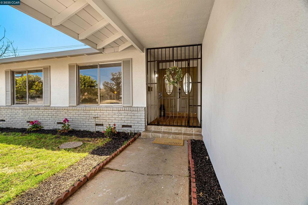 6703 Kermit Ln