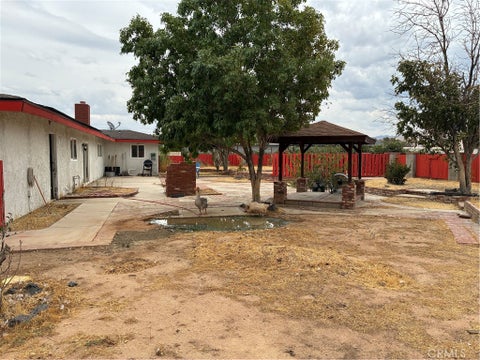 Photo of 17721 Mauna Loa St ST, Hesperia, CA 92345 (MLS # SR26188569)