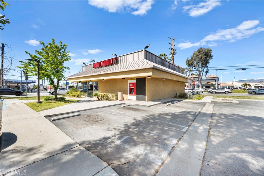 103 E Stetson Avenue