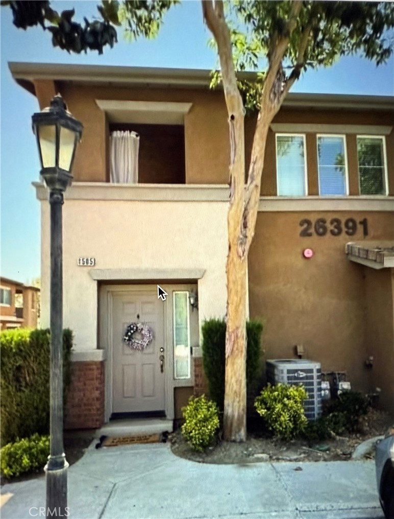 HIGHLY DESIRED GATED COMMUNITY OF "ARBORETUM" JUST OVER THE TEMECULA BORDER*THIS CONDO BOASTS OF PRIDE OF OWNERSHIP THAT LIVES LIKE A SINGLE STORY WITH GORGEOUS VINYL WOOD PLANK FLOORING THAT CARRIES THROUGHOUT THE MAIN LIVING AREAS (BEDROOMS & STAIRS CARPETED)*THIS FLOORPLAN OFFERS A SPACIOUS OPEN CONCEPT, WHERE THE KITCHEN OPENS TO THE DINING AND LIVING AREAS*OFF THE DINING AREA LEADS TO A LARGE COVERED PATIO THAT OFFERS PRIVACY FOR BBQs AND ENJOYING SUMMER NIGHTS*LAUNDRY ROOM DOWN THE HALL*SPACIOUS BEDROOM AND PRIMARY LUXURY BEDROOM WITH LARGE SIZE BATHROOM, WALK-IN CLOSET AND SOAKING TUB*DIRECT GARAGE ACCESS TO SINGLE CAR SPACE OFF THE MAIN FLOOR ENTRY*AMPLE ADDITIONAL PARKING OUTSIDE THE FRONT DOOR*COMMUNITY OFFERS 2 POOL AREAS*LOCATED WITHIN THE TOP RATED MURRIETA SCHOOLS, MINUTES TO MULTIPLE FREEWAY ACCESS FOR 15 & 215 FRWY*SHOPPING AT PROMENADE MALL AND UPSCALE DINING IN OLD TOWN TEMECULA*