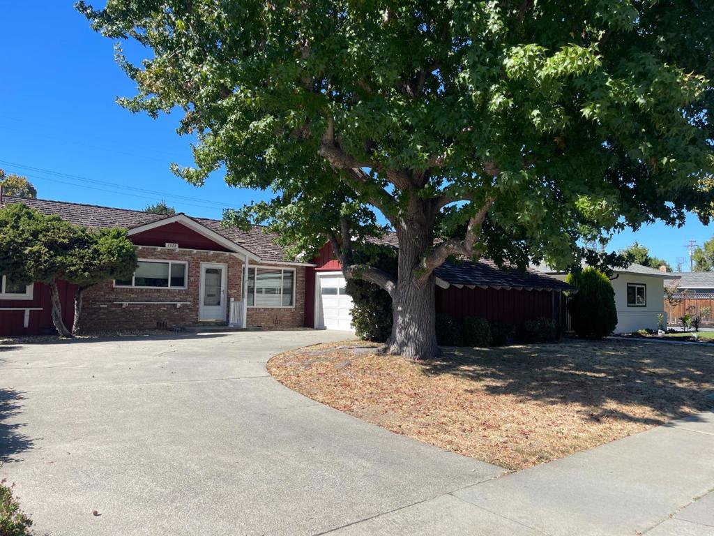 1533 Santa Inez Drive