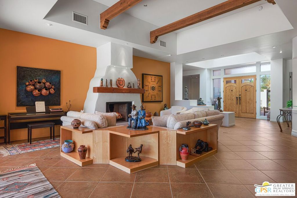 114 Waterford Circle