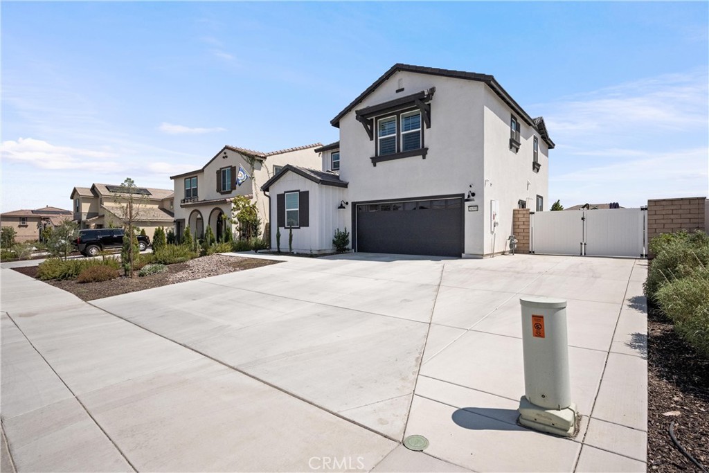 26551 Evergreen Crest