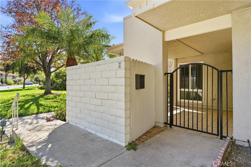 2156 E Via Mariposa H